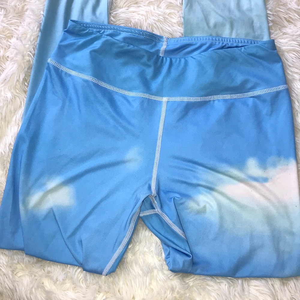 Cloud print leggings